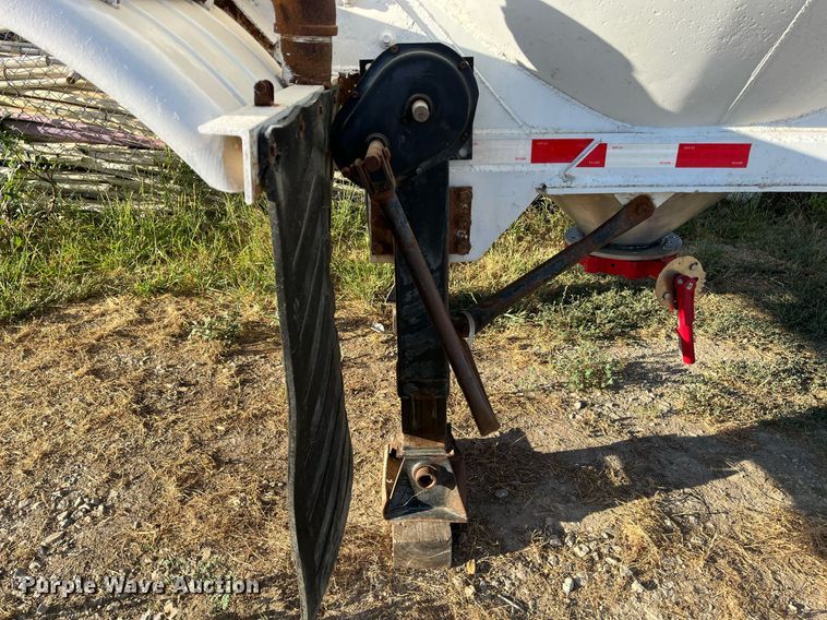 image for item DN7671 1976 Freuhauf  pneumatic dry bulk trailer