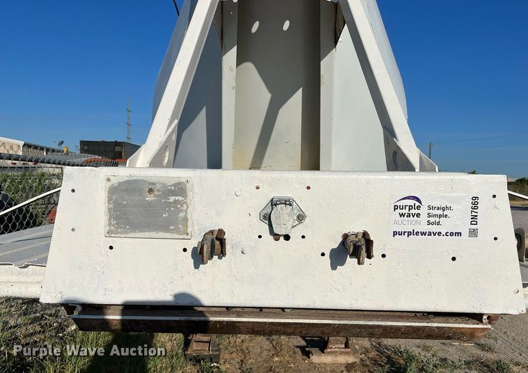 image for item DN7671 1976 Freuhauf  pneumatic dry bulk trailer