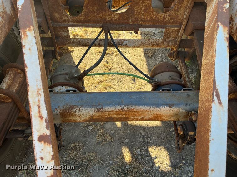 image for item DN7671 1976 Freuhauf  pneumatic dry bulk trailer