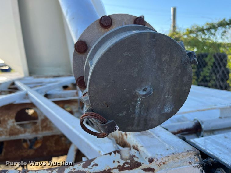 image for item DN7671 1976 Freuhauf  pneumatic dry bulk trailer