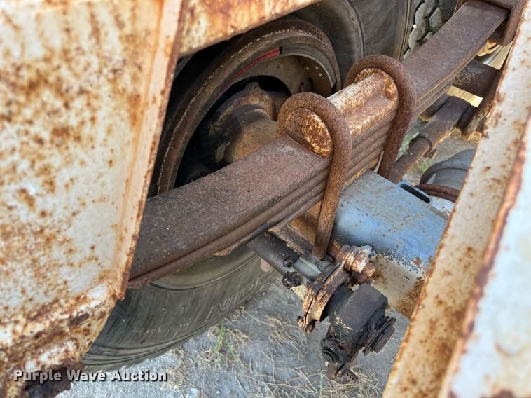 image for item DN7671 1976 Freuhauf  pneumatic dry bulk trailer