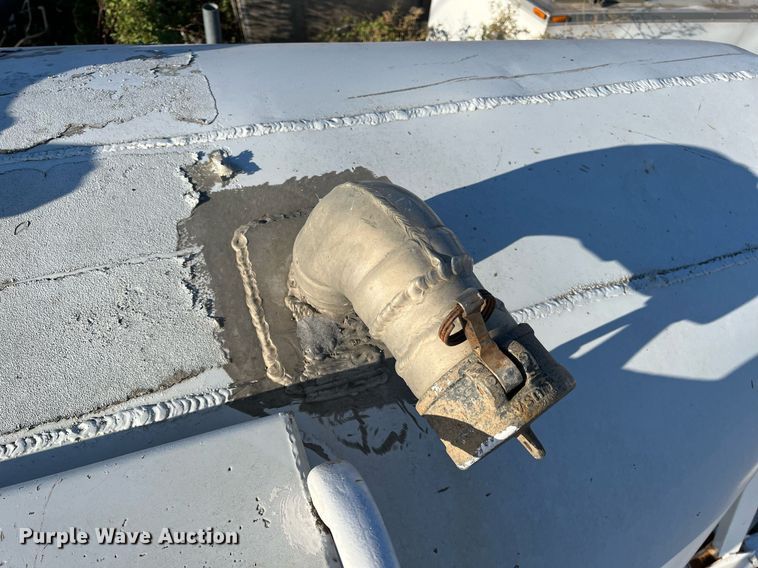 image for item DN7671 1976 Freuhauf  pneumatic dry bulk trailer