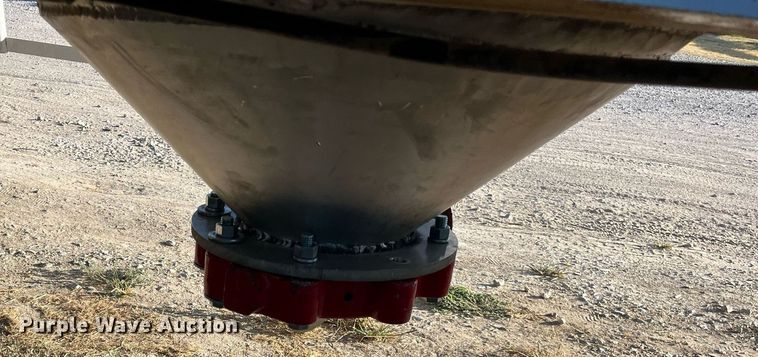 image for item DN7671 1976 Freuhauf  pneumatic dry bulk trailer