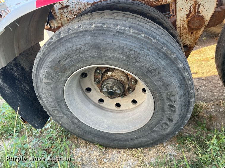 image for item DN7671 1976 Freuhauf  pneumatic dry bulk trailer