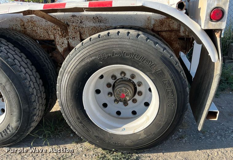 image for item DN7671 1976 Freuhauf  pneumatic dry bulk trailer