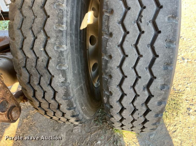 image for item DN7671 1976 Freuhauf  pneumatic dry bulk trailer