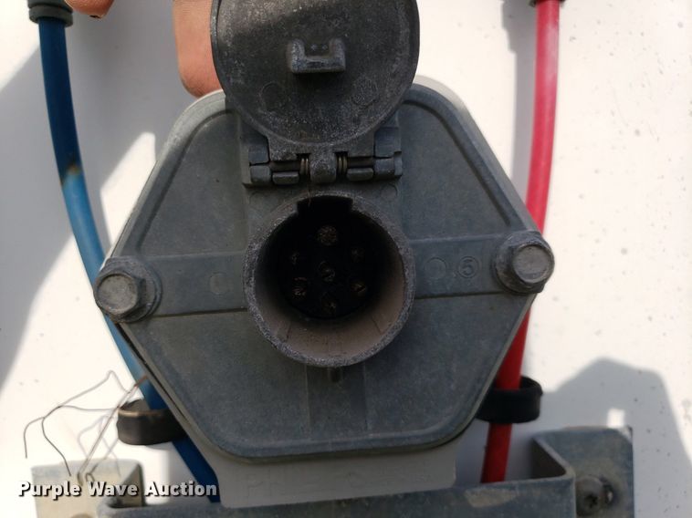 image for item DO2954 2006 Vanguard VIP  dry van trailer