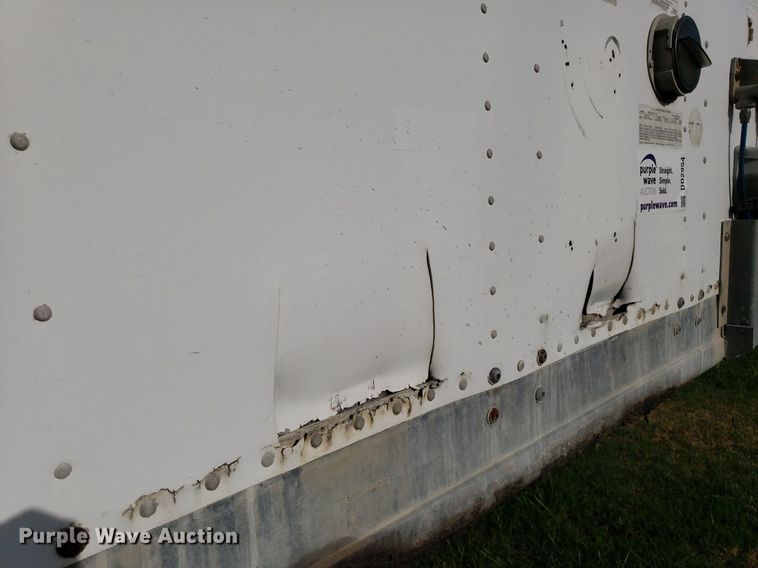 image for item DO2954 2006 Vanguard VIP  dry van trailer