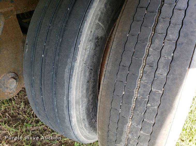 image for item DO2954 2006 Vanguard VIP  dry van trailer