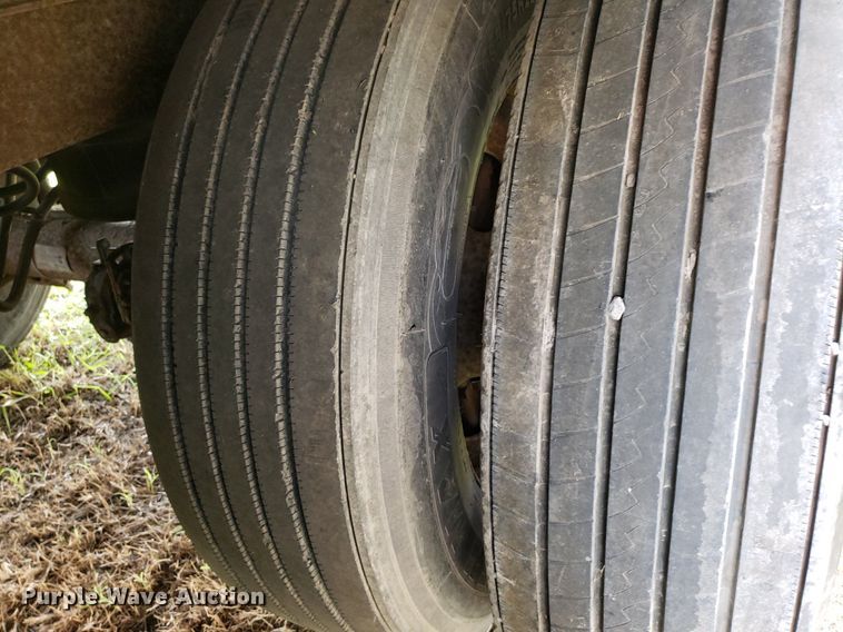 image for item DO2954 2006 Vanguard VIP  dry van trailer