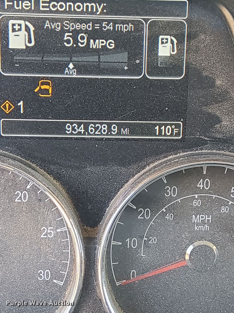 image for item DO2971 2016 Peterbilt 579  semi truck