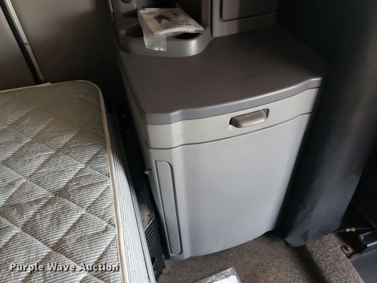 image for item DO2971 2016 Peterbilt 579  semi truck