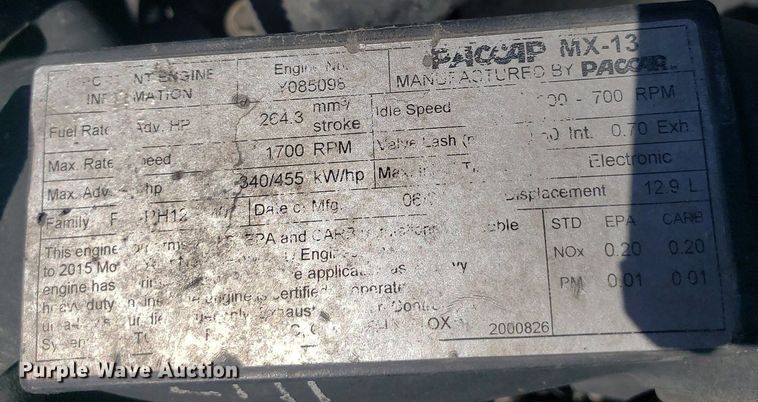 image for item DO2971 2016 Peterbilt 579  semi truck