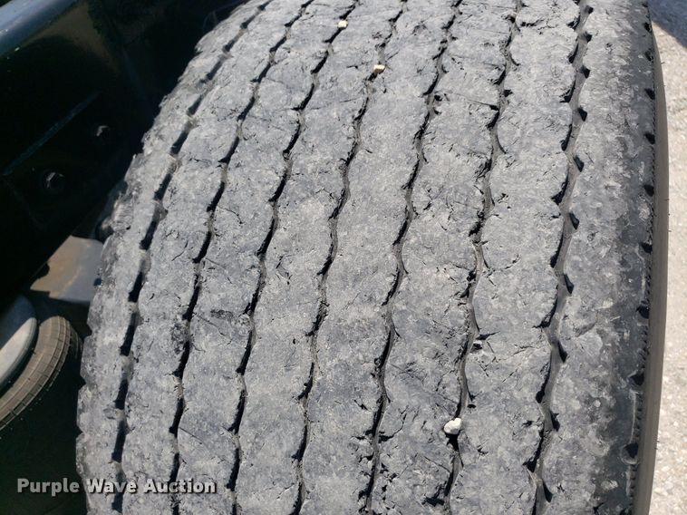 image for item DO2971 2016 Peterbilt 579  semi truck