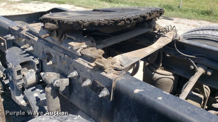 image for item DO2972 2016 Peterbuilt 579  semi truck