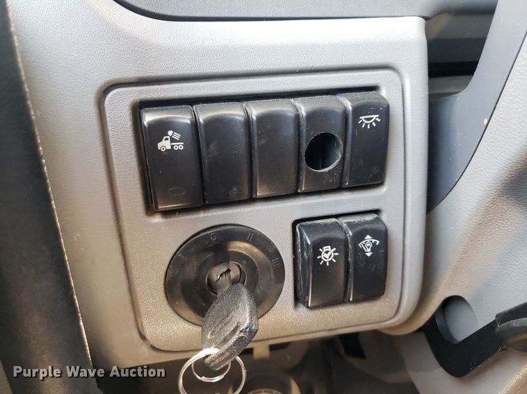 image for item DO2972 2016 Peterbuilt 579  semi truck