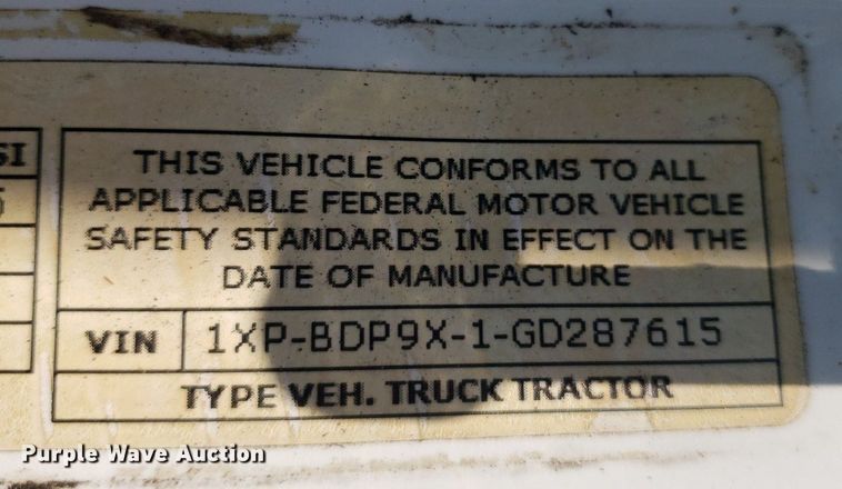 image for item DO2972 2016 Peterbuilt 579  semi truck