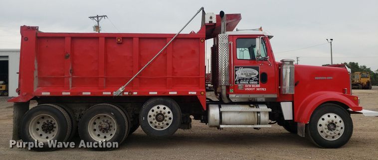 image for item DO3046 1999 Western Star 4900  dump truck