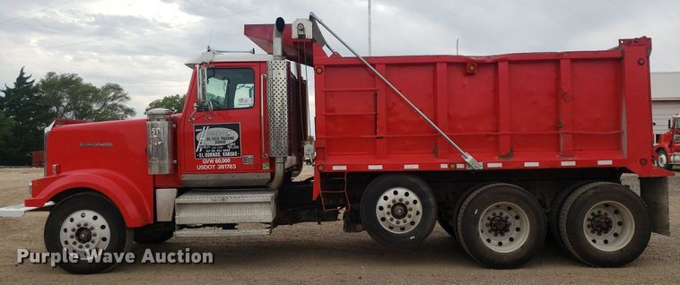 image for item DO3046 1999 Western Star 4900  dump truck