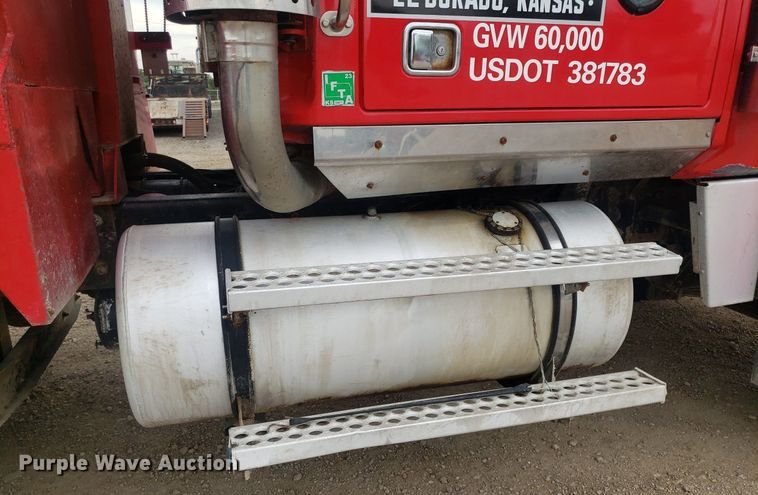 image for item DO3046 1999 Western Star 4900  dump truck