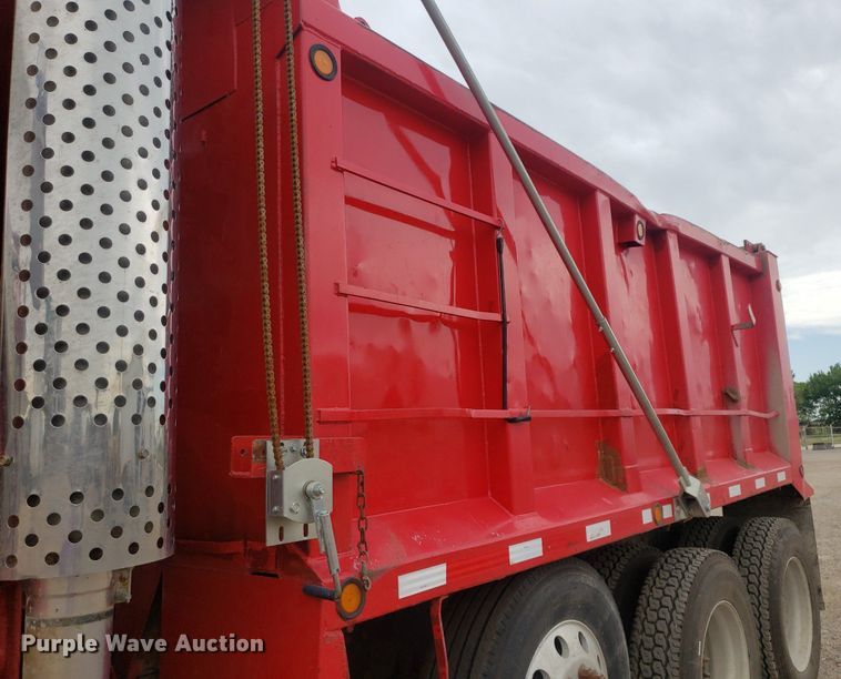 image for item DO3046 1999 Western Star 4900  dump truck