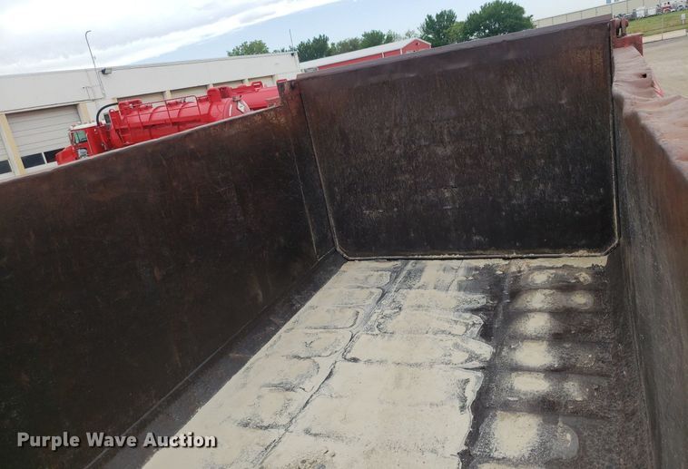 image for item DO3046 1999 Western Star 4900  dump truck