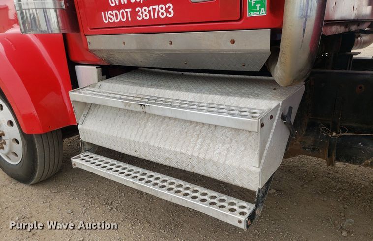 image for item DO3046 1999 Western Star 4900  dump truck