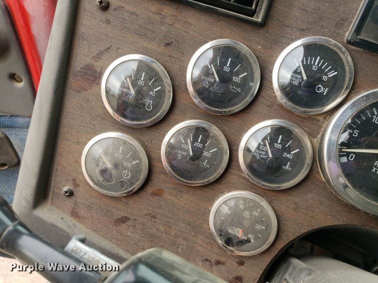 image for item DO3046 1999 Western Star 4900  dump truck