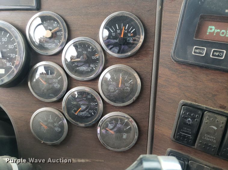 image for item DO3046 1999 Western Star 4900  dump truck