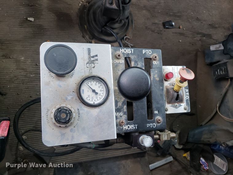 image for item DO3046 1999 Western Star 4900  dump truck