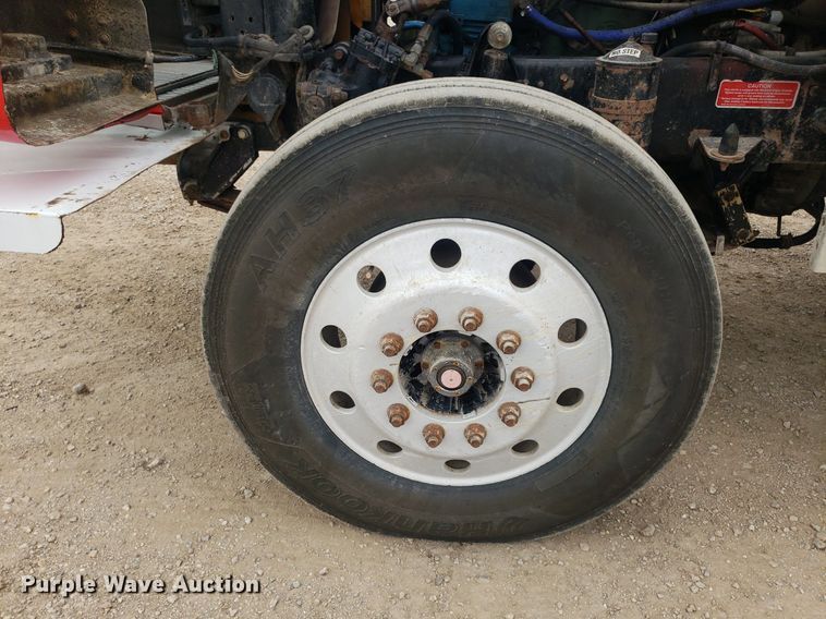 image for item DO3046 1999 Western Star 4900  dump truck