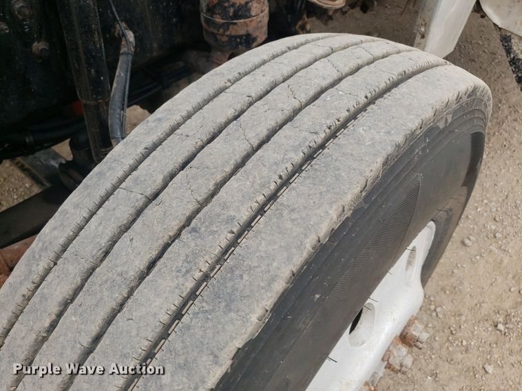 image for item DO3046 1999 Western Star 4900  dump truck