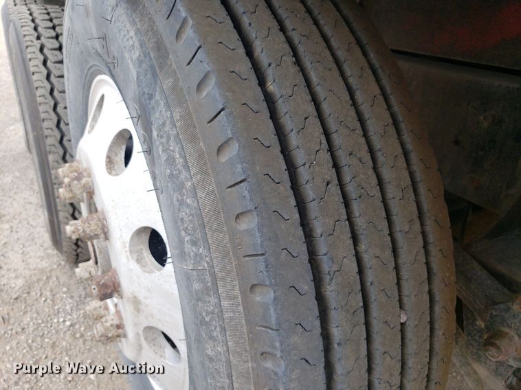 image for item DO3046 1999 Western Star 4900  dump truck