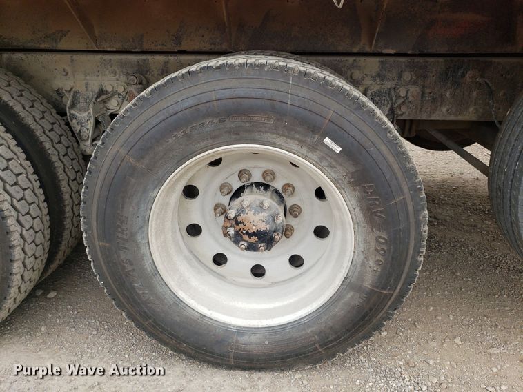 image for item DO3046 1999 Western Star 4900  dump truck