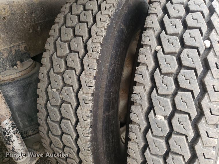 image for item DO3046 1999 Western Star 4900  dump truck