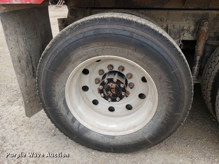 image for item DO3046 1999 Western Star 4900  dump truck