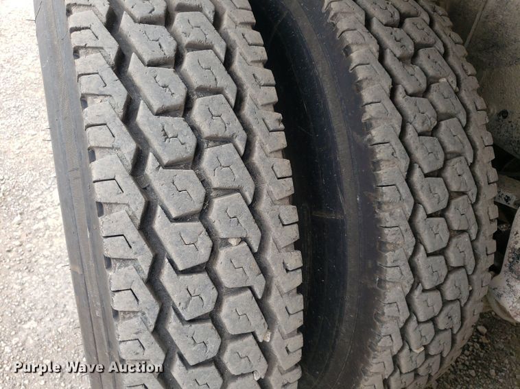 image for item DO3046 1999 Western Star 4900  dump truck