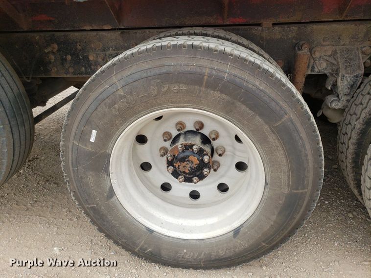 image for item DO3046 1999 Western Star 4900  dump truck