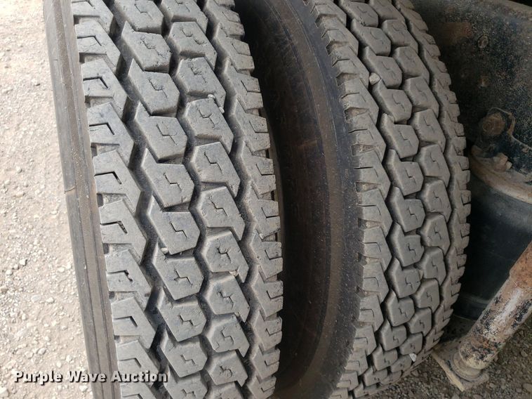 image for item DO3046 1999 Western Star 4900  dump truck