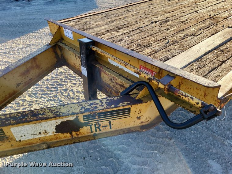 image for item DO3633 2002 Hurst 1H9  equipment trailer