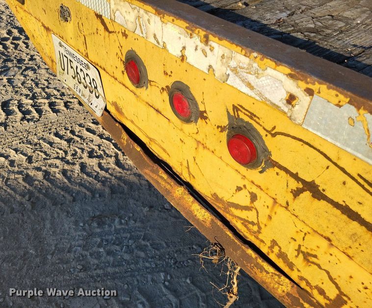 image for item DO3633 2002 Hurst 1H9  equipment trailer