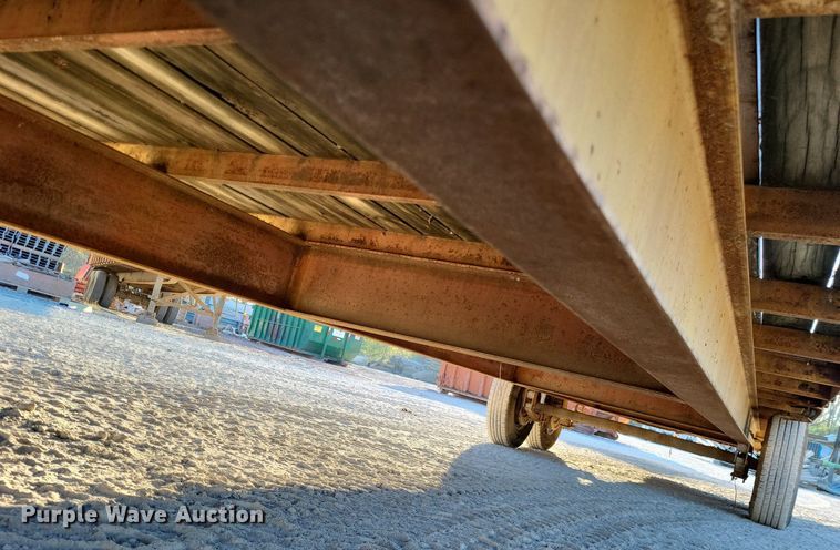 image for item DO3633 2002 Hurst 1H9  equipment trailer