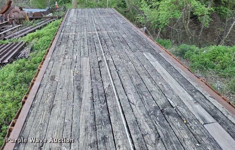 image for item DO3633 2002 Hurst 1H9  equipment trailer