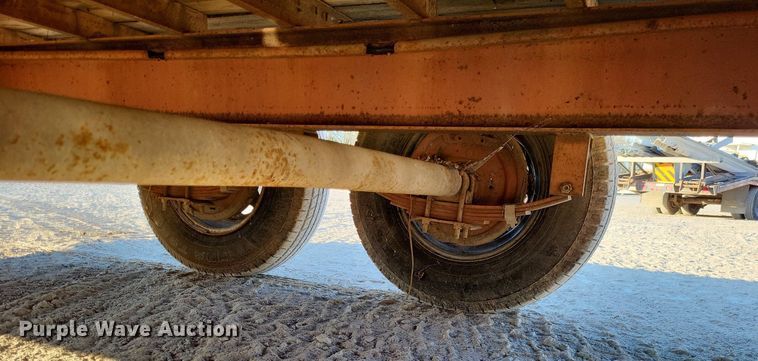 image for item DO3633 2002 Hurst 1H9  equipment trailer