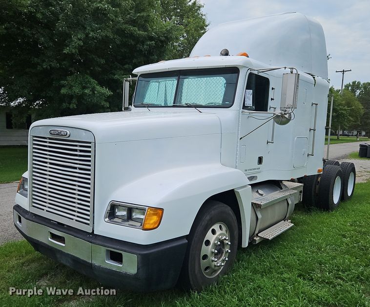 image for item DP2307 1993 Freightliner FLD120  semi truck