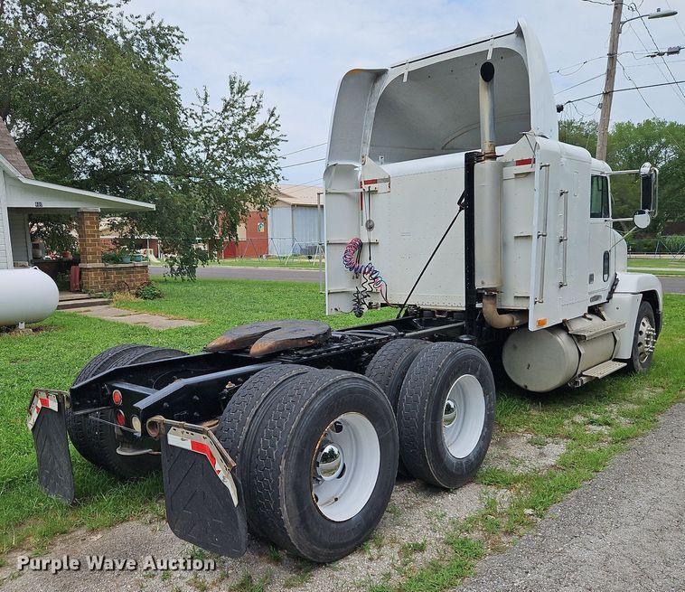 image for item DP2307 1993 Freightliner FLD120  semi truck