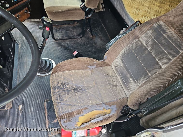 image for item DP2307 1993 Freightliner FLD120  semi truck