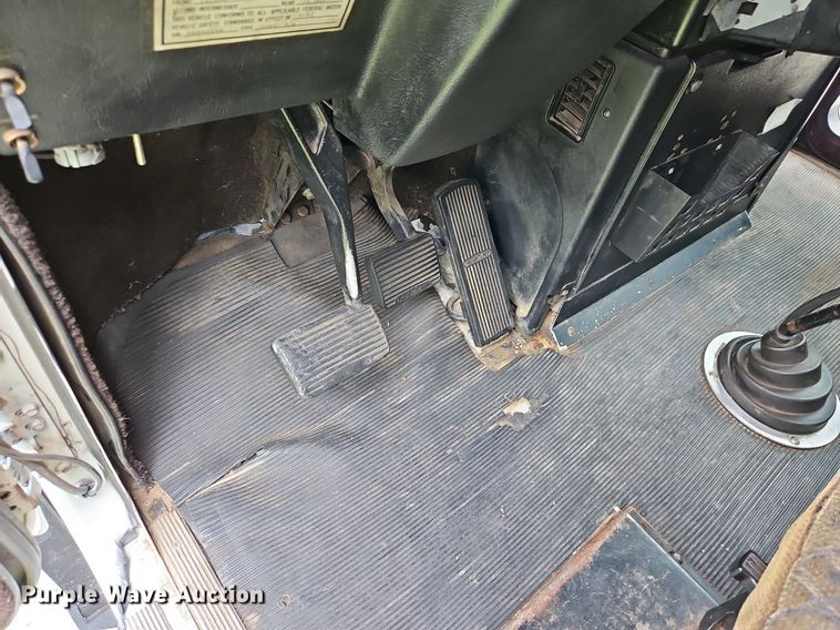 image for item DP2307 1993 Freightliner FLD120  semi truck