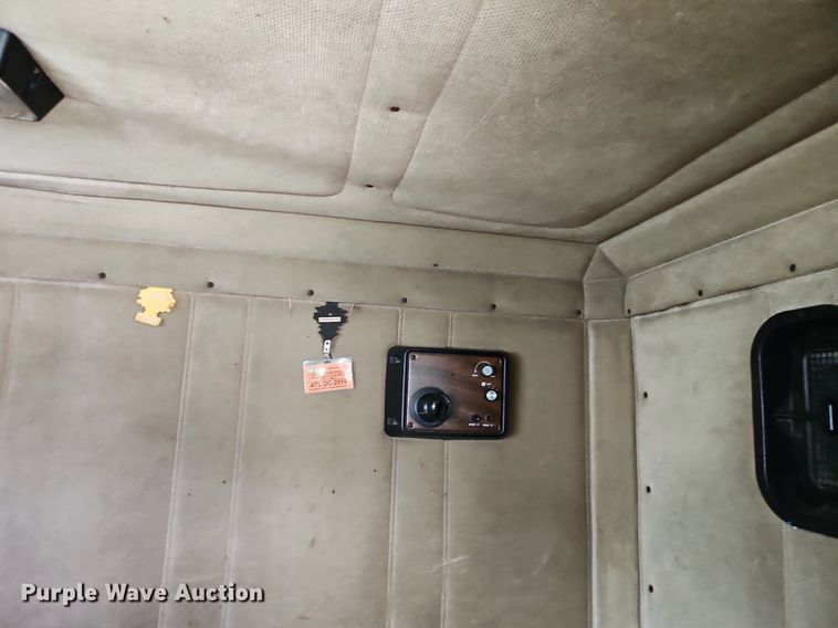 image for item DP2307 1993 Freightliner FLD120  semi truck