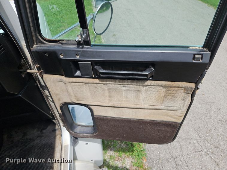 image for item DP2307 1993 Freightliner FLD120  semi truck